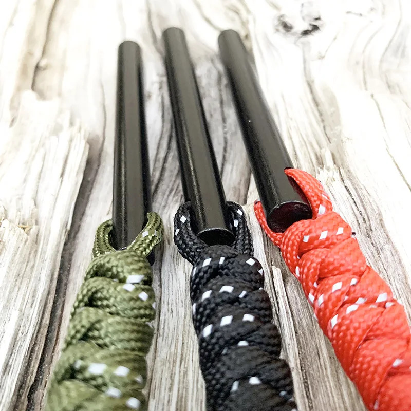 Accendino Bear Grylls per este - Ferro Rod Striker recensione e prezzo