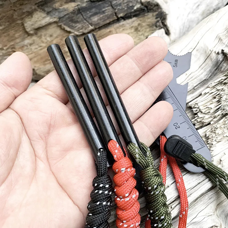 Accendino Bear Grylls per este - Ferro Rod Striker recensione e prezzo