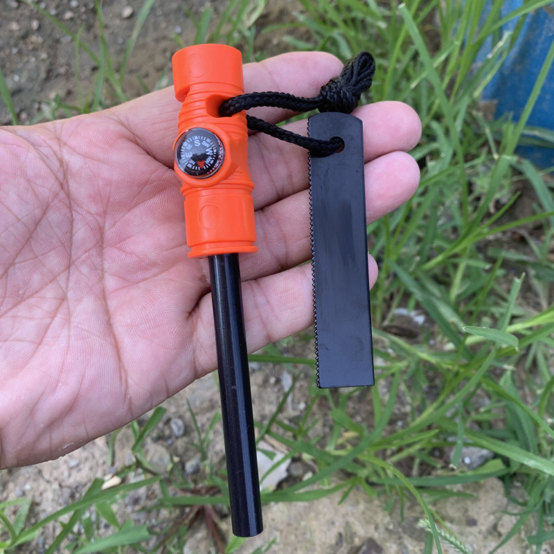 Bastoncino di magnesio multifu - Ferro Rod Striker recensione e prezzo